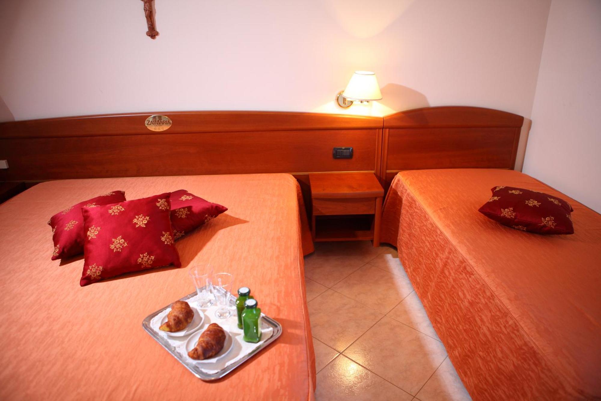 Hotel Za Maria Santo Stefano di Camastra Værelse billede